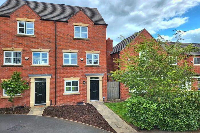 3 Bedroom Semi-Detached House To Rent In Powder Mill Road, Latchford, Warrington, WA4