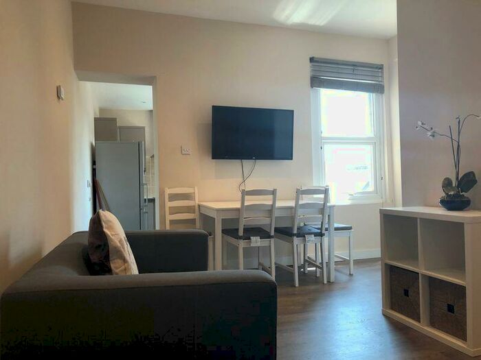 5 Bedroom Maisonette To Rent In Gloucester Road, Bristol, BS7