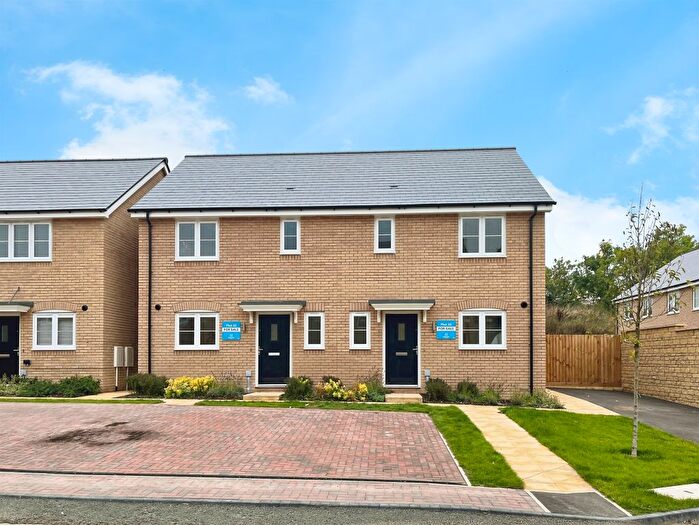 3 Bedroom Semi-Detached House For Sale In The Crescent, Ketton, Stamford, PE9