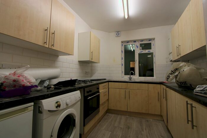 4 Bedroom Flat To Rent In Addington Rd, Croydon CR2