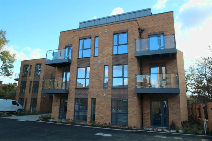 1 Bedroom Flat To Rent In -, London Road, Hounslow, TW3