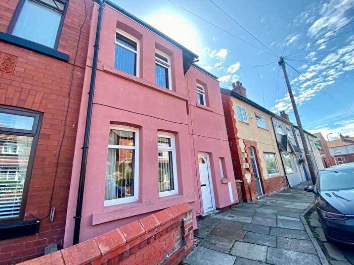 3 Bedroom Semi-Detached House For Sale In Windsor Road, Crosby, Liverpool, L23