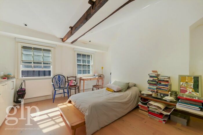 Studio To Rent In Ganton Street, London, W1F