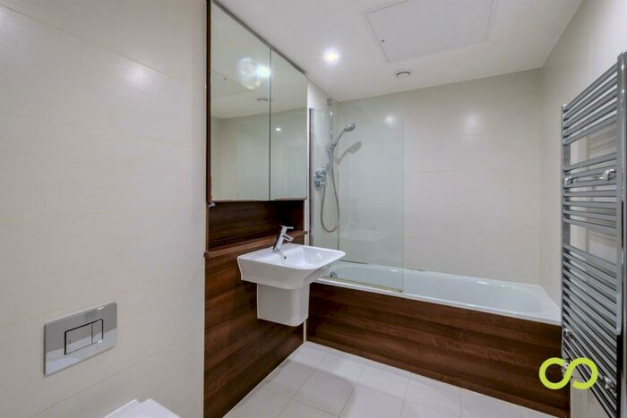 1 Bedroom Flat To Rent In Packington Street, Islington, London, N1