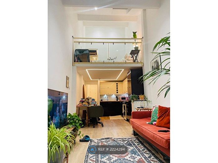 1 Bedroom Flat To Rent In Manhattan Building, London, E3