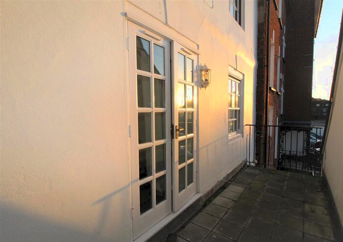 1 Bedroom Flat To Rent In West Street, Poole, BH15