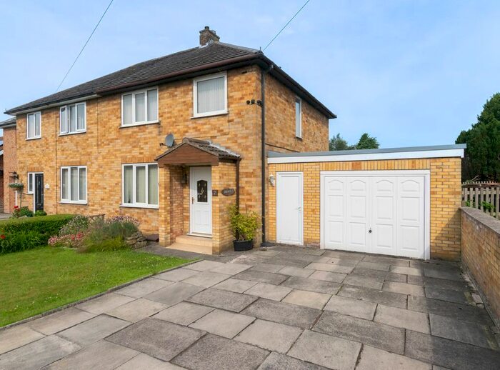 3 Bedroom Semi-Detached House For Sale In Wavell Street, Selby, YO8