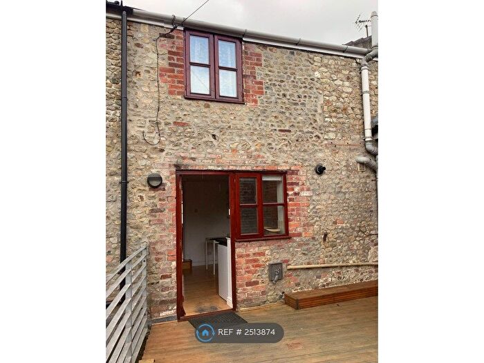 2 Bedroom Maisonette To Rent In George Street, Warminster, BA12