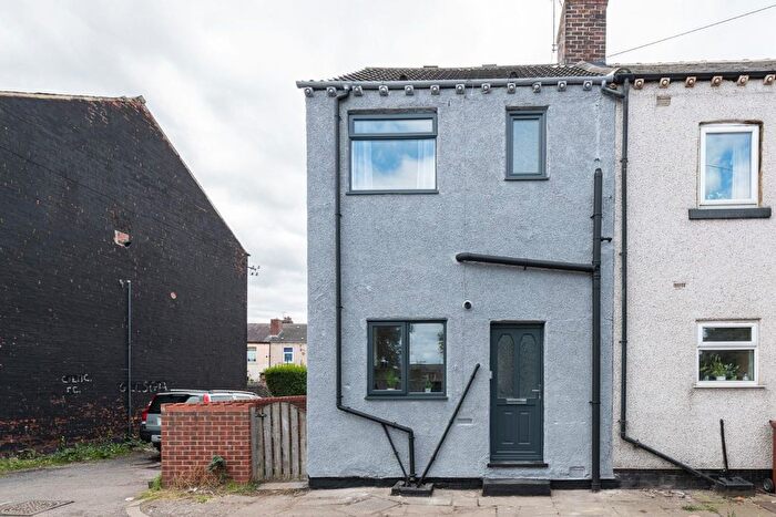 2 Bedroom End Terrace House For Sale In Church View, Wakefield, WF1