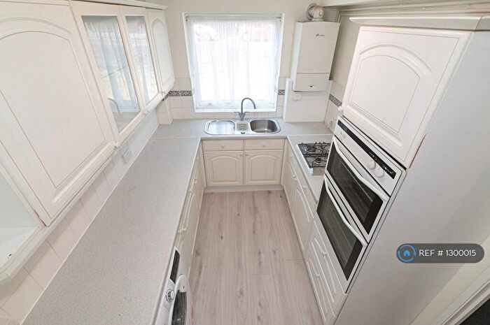 2 Bedroom Flat To Rent In Benhill Road, Sutton, SM1