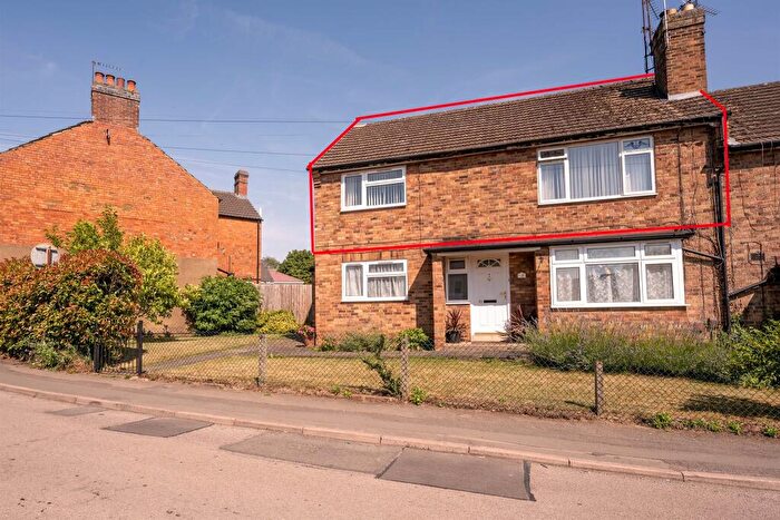 2 Bedroom Maisonette For Sale In Castle Hill, Rothwell, Kettering, NN14