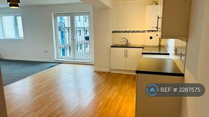 2 Bedroom Flat To Rent In Spring Bank, Hull, HU3