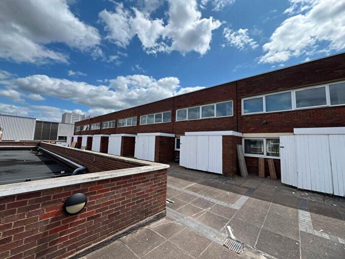 3 Bedroom Flat For Sale In Maple Walk, Chelmsley Wood, Solihull, B37