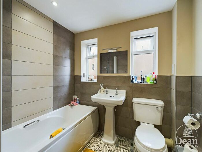 4 Bedroom Detached House For Sale In Causeway Road, Cinderford, GL14