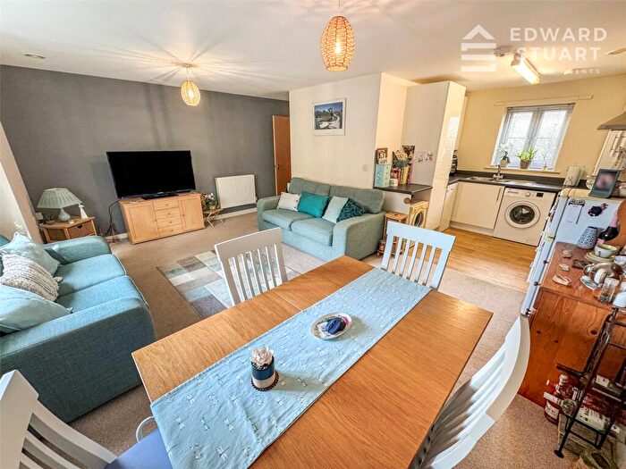 2 Bedroom Apartment For Sale In Towgood Close, Helpston, Peterborough, Cambridgeshire, PE6