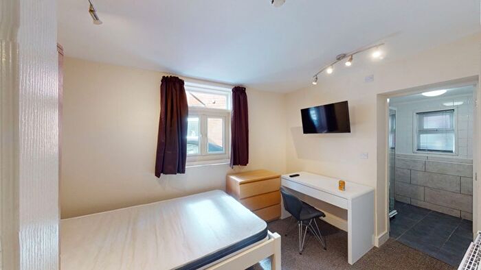 6 Bedroom Semi Detached House To Rent In Newstead Grove, Nottingham, NG1