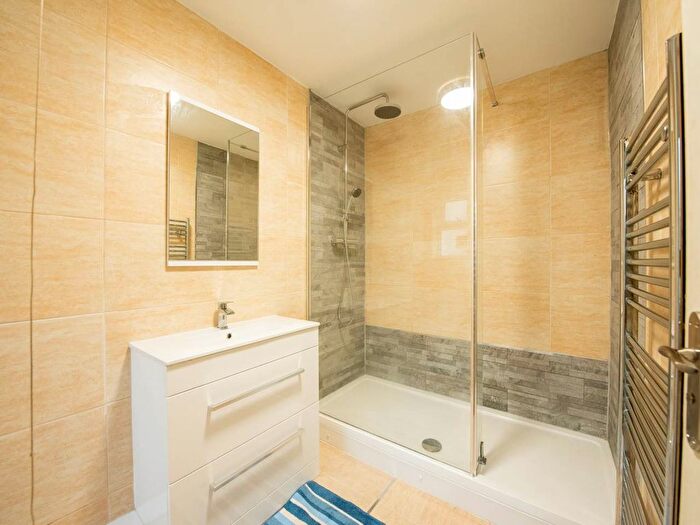 4 Bedroom Property To Rent In Western Street, Sandfields, City Centre, Swansea, SA1