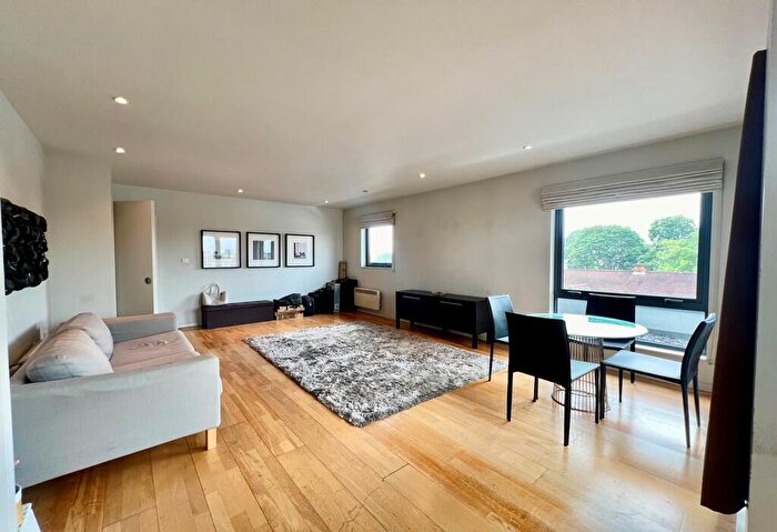 2 Bedroom Apartment To Rent In Hill View Court, Sidcup, Kent, DA14