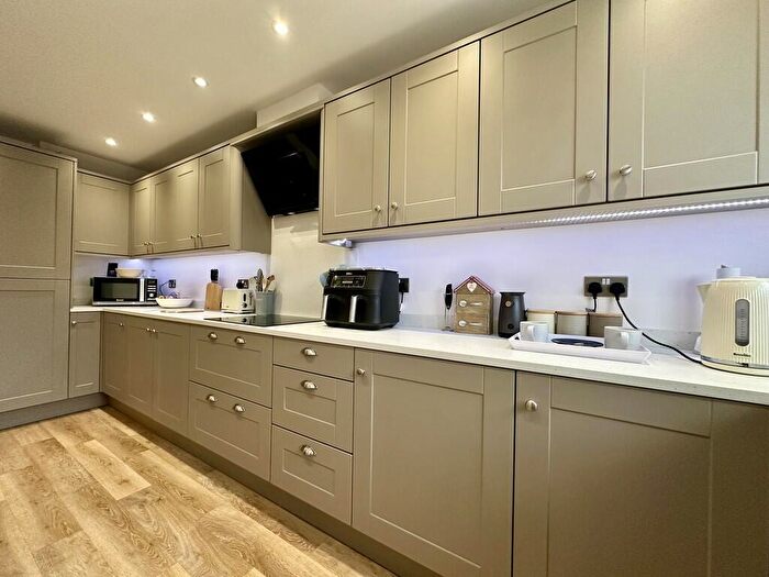 3 Bedroom End Of Terrace House For Sale In Fern Gardens, Belton, NR31