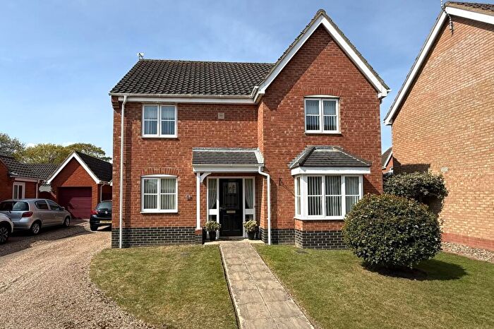 4 Bedroom Detached House For Sale In Kidds Close, Hopton, NR31