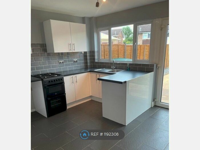 2 Bedroom Semi-Detached House To Rent In Donnington Close, Redditch, B98