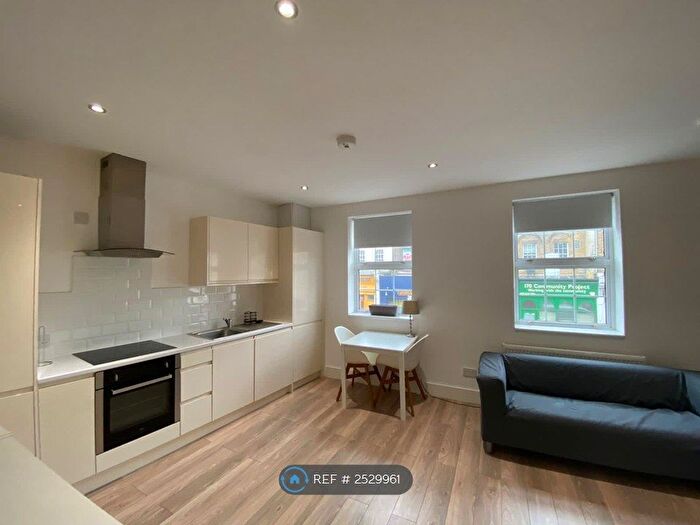 1 Bedroom Flat To Rent In New Cross Road, London, SE14
