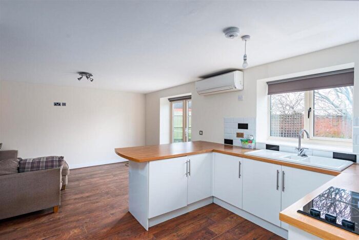 2 Bedroom Cottage To Rent In Holmpton Road, Hollym, Withernsea, HU19