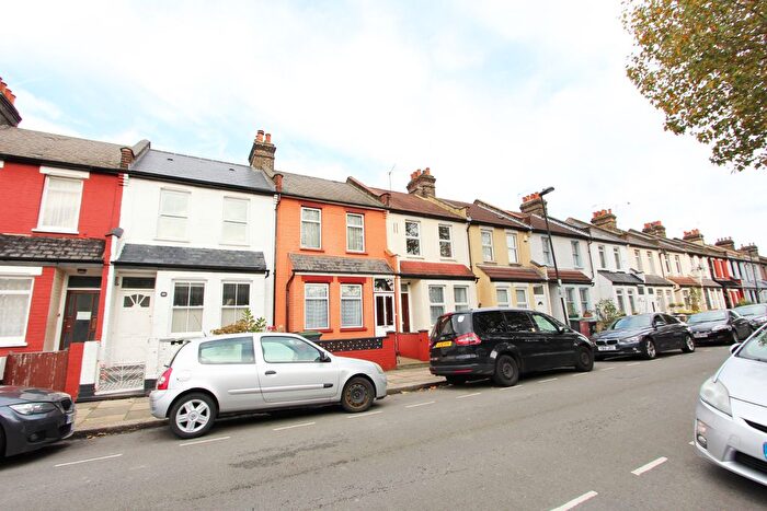 3 Bedroom Terraced House To Rent In Park View Road, London, N17