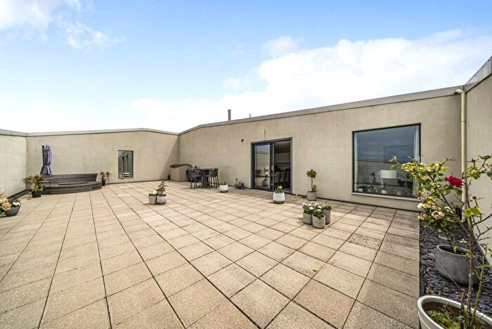 2 Bedroom Penthouse To Rent In Leapale Lane, Guildford, GU1