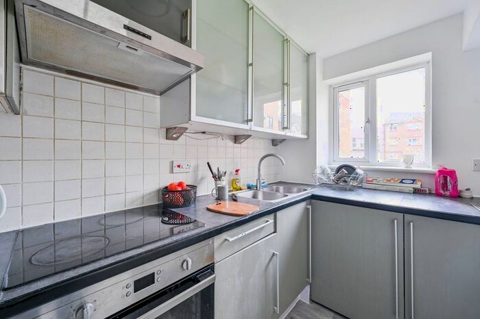 1 Bedroom Flat To Rent In Grinstead Road, Deptford, London, SE8