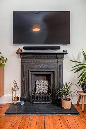 1 Bedroom Apartment For Sale In Daisy Street, Govanhill, Glasgow, G42