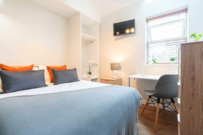 6 Bedroom House To Rent In Jesmond Road, Newcastle Upon Tyne, NE2