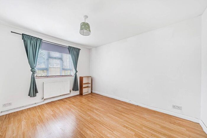 1 Bedroom Flat To Rent In Kinloch Street, Hornsey, London, N7