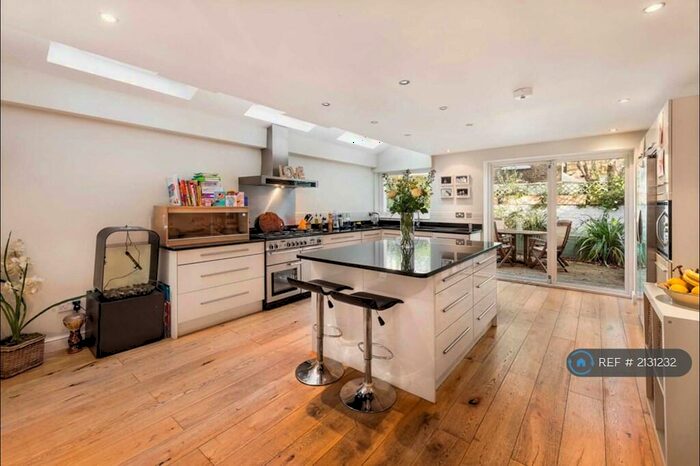 4 Bedroom End Of Terrace House To Rent In Juer Street, London, SW11