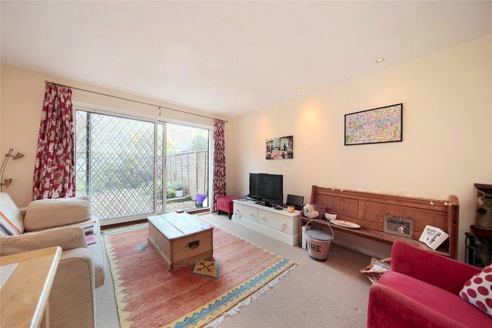 2 Bedroom Detached House To Rent In St Catherine's Close, London, SW17
