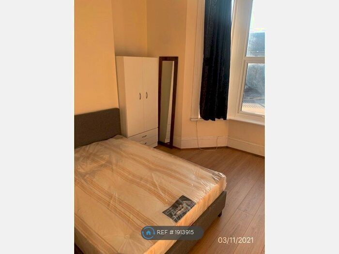 Studio To Rent In Tottenham Lane, London, N8