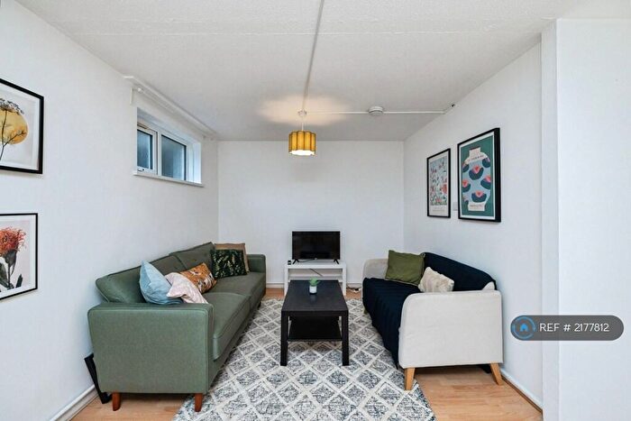 3 Bedroom Maisonette To Rent In Manor Place, London, SE17