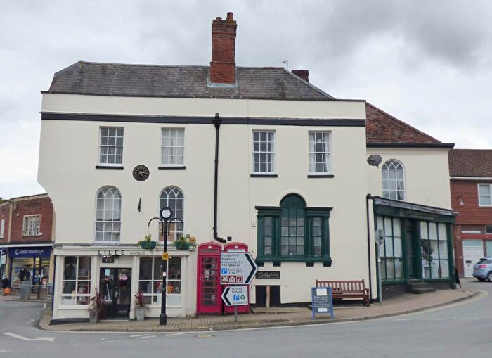 2 Bedroom Flat To Rent In Market Place, Wantage, OX12
