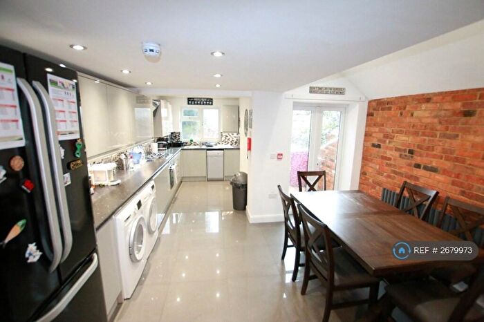 6 Bedroom Terraced House To Rent In Blenheim Road, Reading, RG1