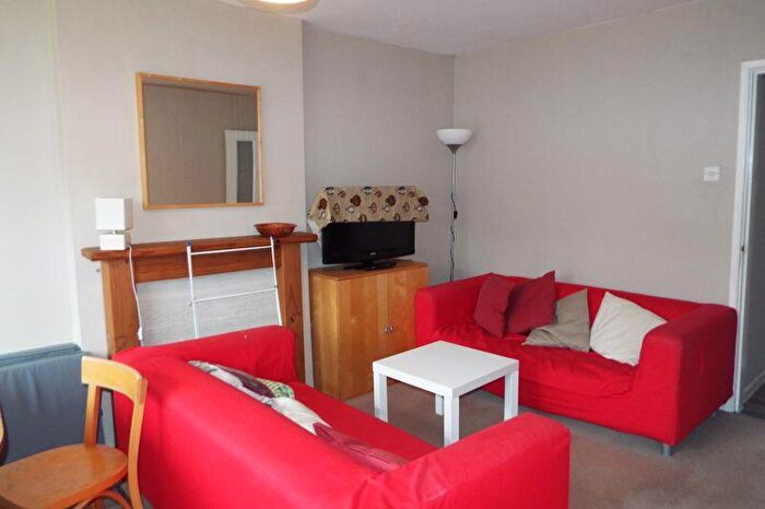 4 Bedroom Semi Detached House To Rent In Wellman Croft, Selly Oak, Birmingham, B29