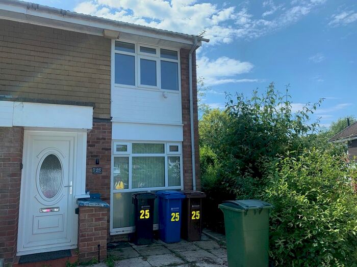 2 Bedroom Terraced House To Rent In Armadale Close, Stockport, SK3