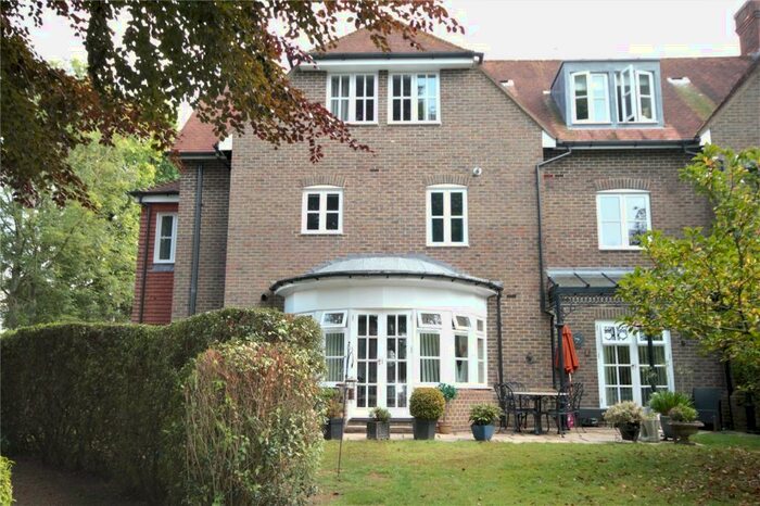 2 Bedroom Flat To Rent In Compton Road, Lindfield, RH16