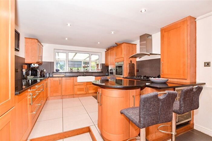 3 Bedroom Detached Bungalow For Sale In Annie Road, Snodland, Kent, ME6