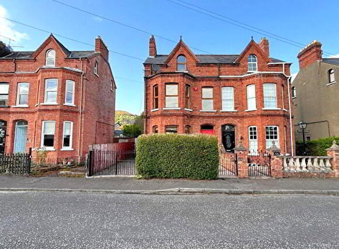 4 Bedroom Semi-Detached House For Sale In Tokio Gardens, Belfast, BT15