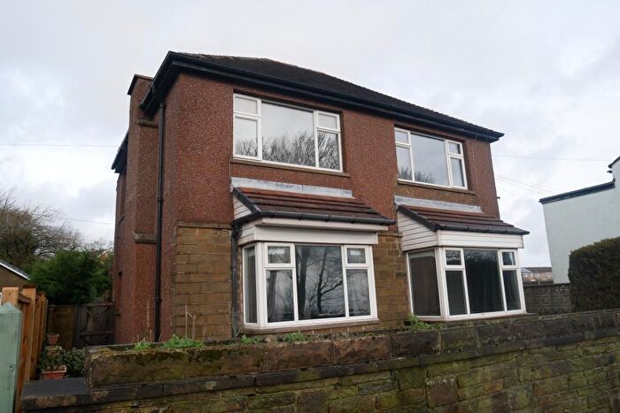 3 Bedroom Detached House To Rent In New Hey Road, Mount, Huddersfield, HD3