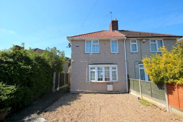 2 Bedroom End Of Terrace House To Rent In Thompson Road, Dagenham, RM9