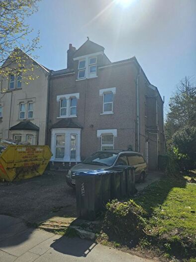 1 Bedroom Flat To Rent In Oliver Grove, South Norwood, SE25