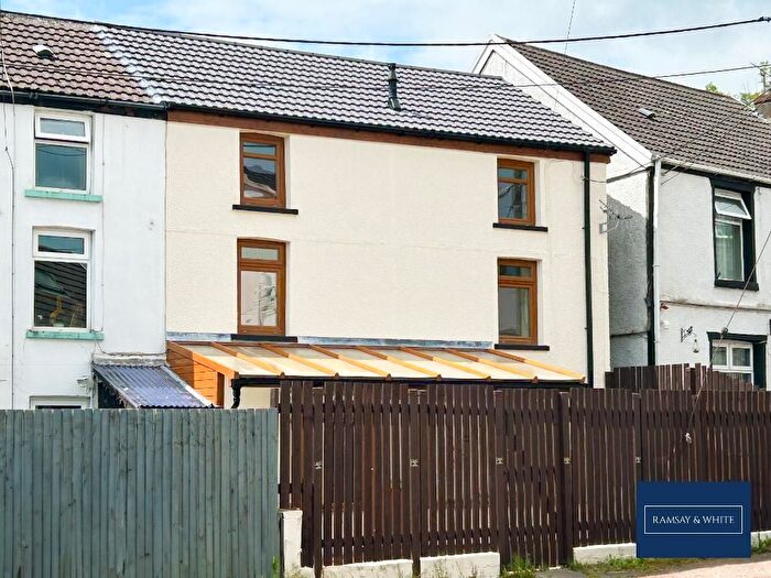 4 Bedroom End Of Terrace House For Sale In Gadlys Road, Aberdare, CF44