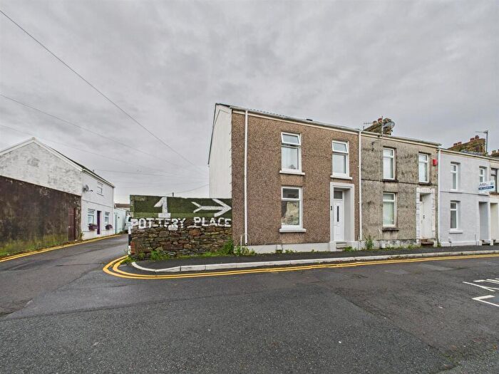 3 Bedroom End Of Terrace House For Sale In Pottery Place, Llanelli, SA15