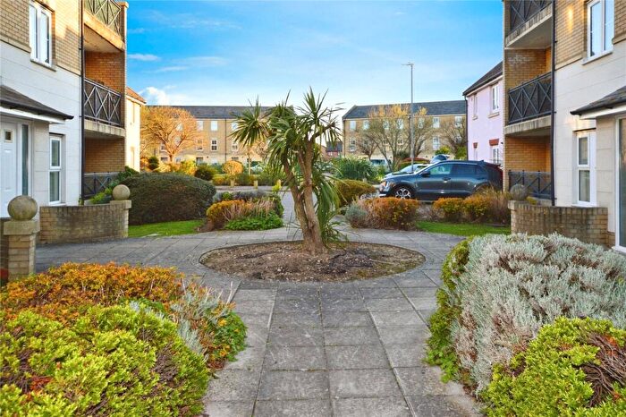 2 Bedroom Apartment To Rent In Bell Close, Laindon, Basildon, Essex, SS15